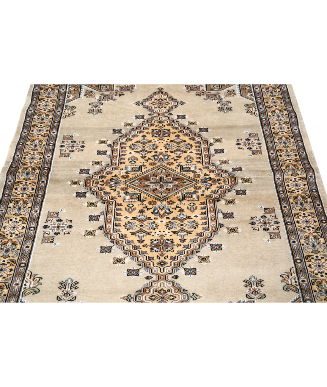 Bokhara 4'6'' X 6'4'' Hand-Knotted Wool-Silk Rug 4'6'' x 6'4'' (135 X 190) / Ivory / Gold