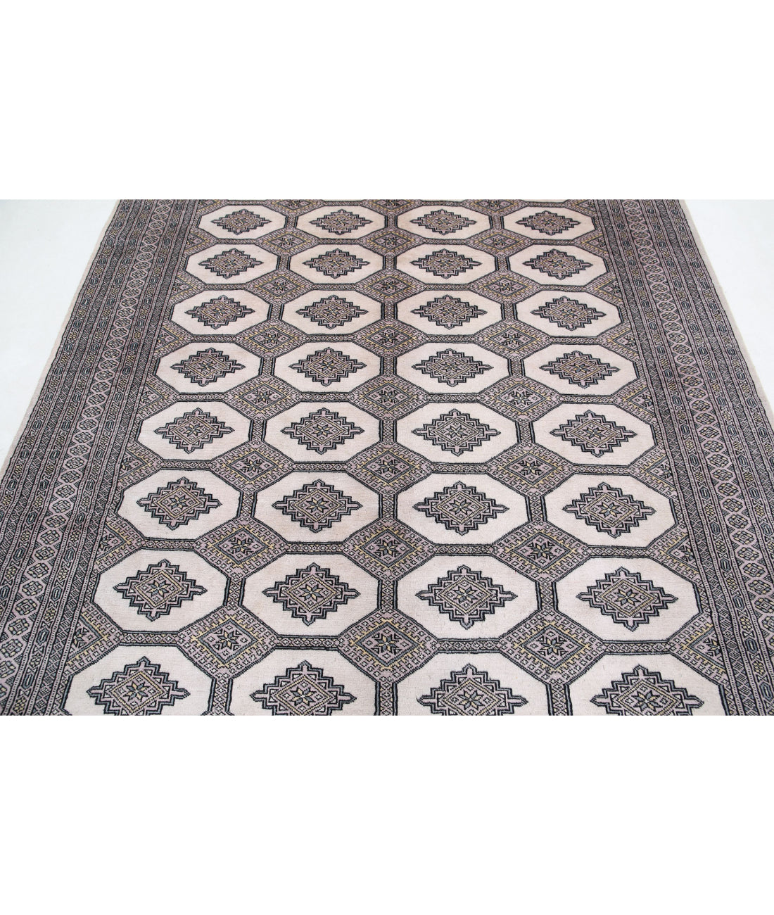 Bokhara 6'5'' X 10'7'' Hand-Knotted Wool Rug 6'5'' x 10'7'' (193 X 318) / Ivory / Black