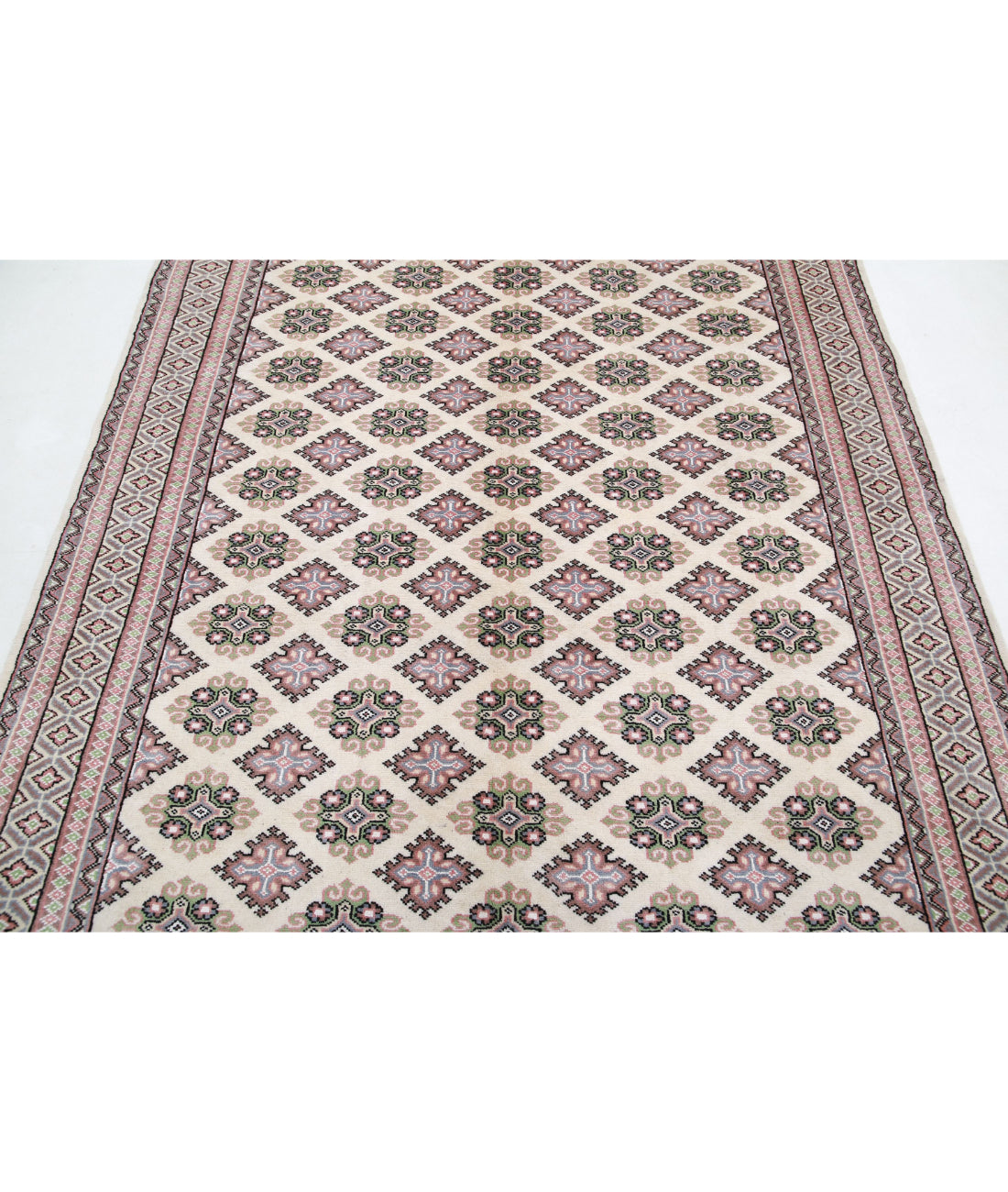 Bokhara 6'0'' X 9'5'' Hand-Knotted Wool Rug 6'0'' x 9'5'' (180 X 283) / Ivory / Black