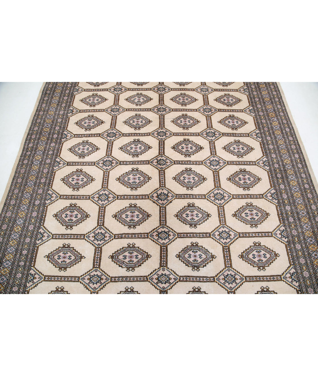 Bokhara 6'7'' X 8'8'' Hand-Knotted Wool Rug 6'7'' x 8'8'' (198 X 260) / Ivory / Black