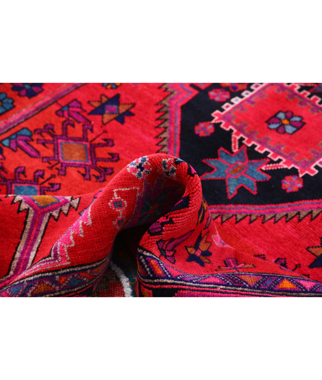 Hamadan 4'10'' X 8'9'' Hand-Knotted Wool Rug 4'10'' x 8'9'' (145 X 263) / Red / Pink