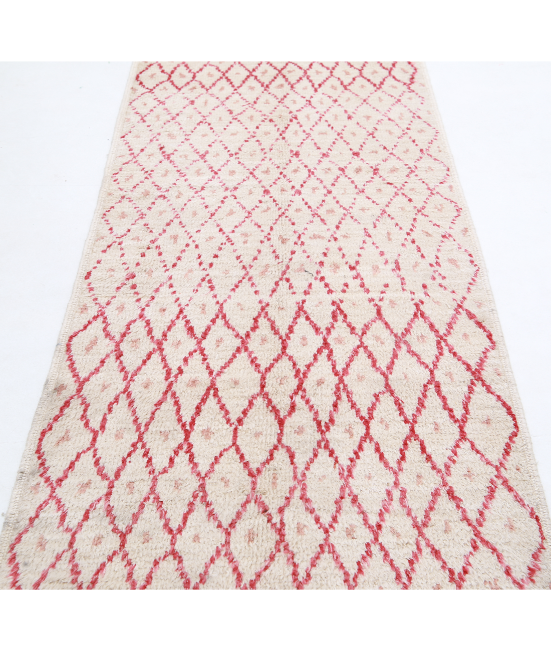Moroccan 2'11'' X 11'3'' Hand-Knotted Wool Rug 2'11'' x 11'3'' (88 X 338) / Ivory / Red