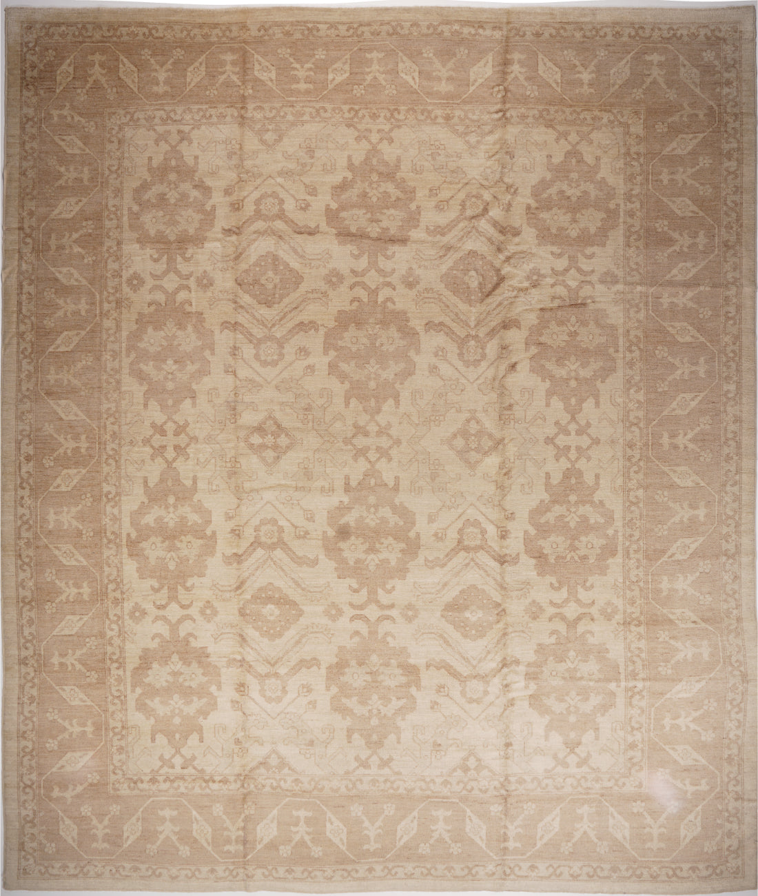 Oushak 12' 0" X 14' 0" Hand-Knotted Wool Rug 12' 0" X 14' 0" (366 X 427) / Ivory / Brown