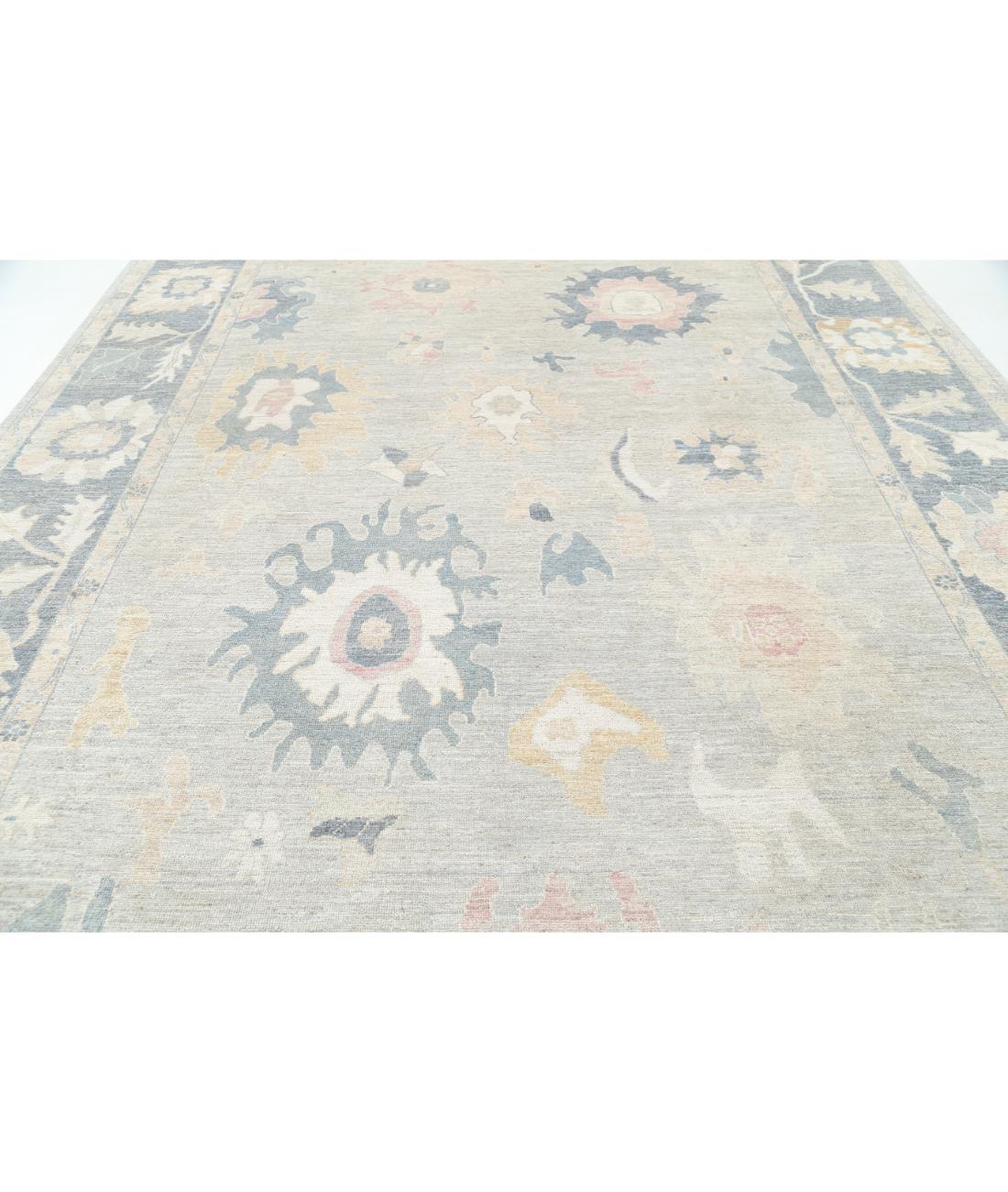 Oushak 10' 0" X 13' 7" Hand-Knotted Wool Rug 10' 0" X 13' 7" (305 X 414) / Silver / Grey