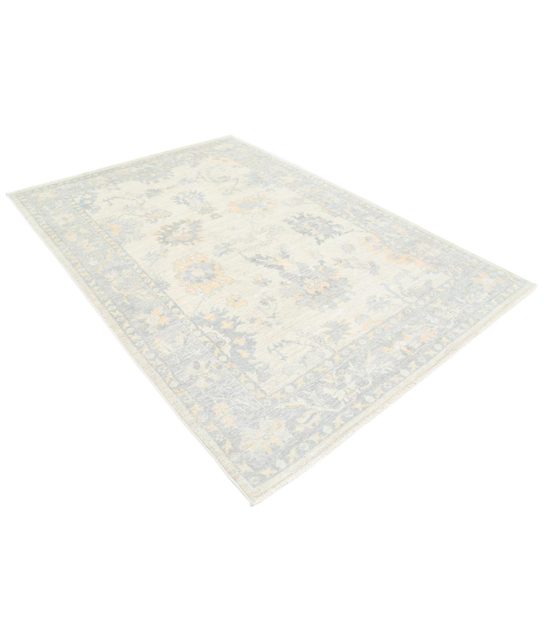 Oushak 6' 2" X 8' 9" Hand-Knotted Wool Rug 6' 2" X 8' 9" (188 X 267) / Ivory / Grey