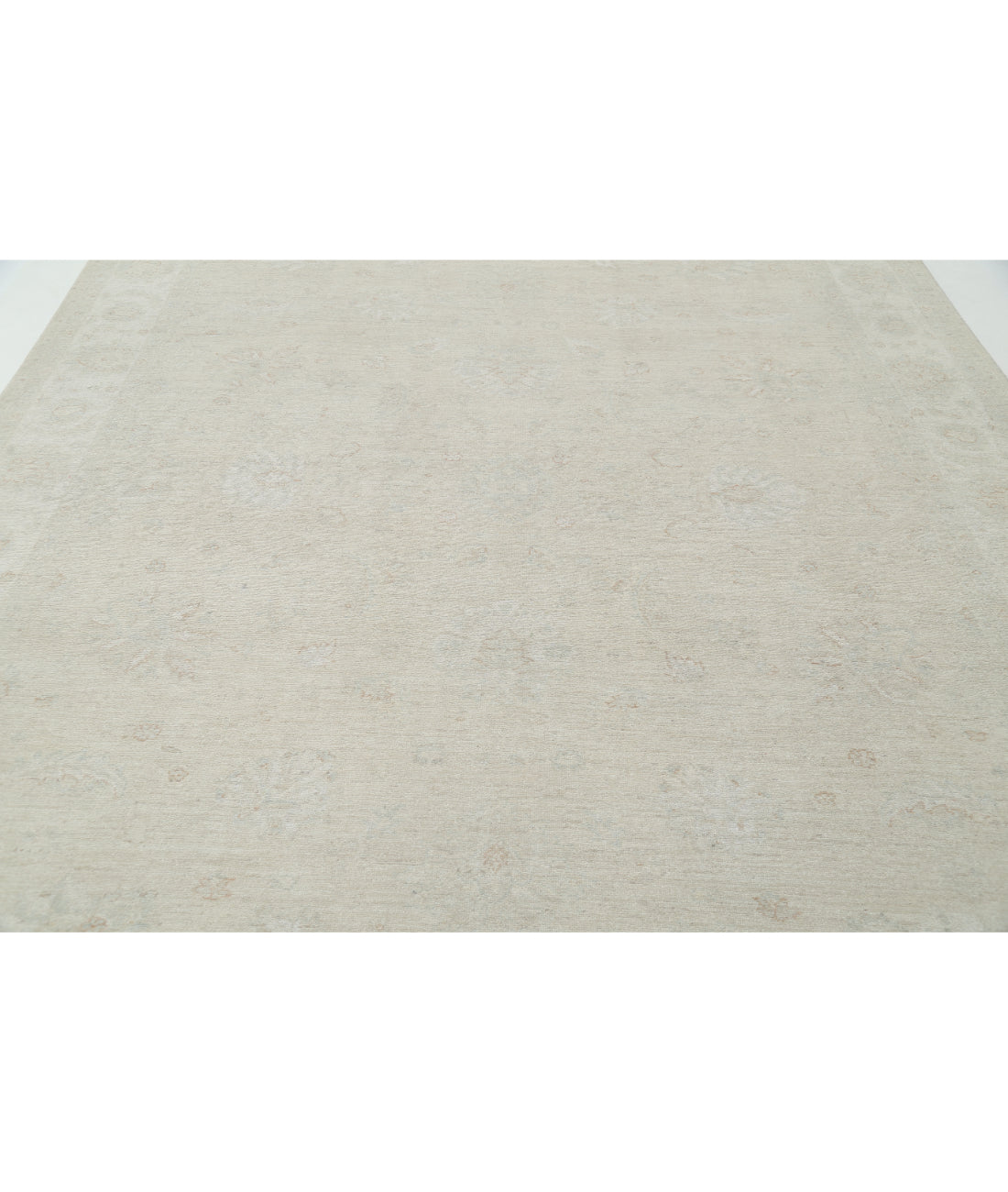 Oushak 8' 10" X 11' 8" Hand-Knotted Wool Rug 8' 10" X 11' 8" (269 X 356) / Silver / Ivory