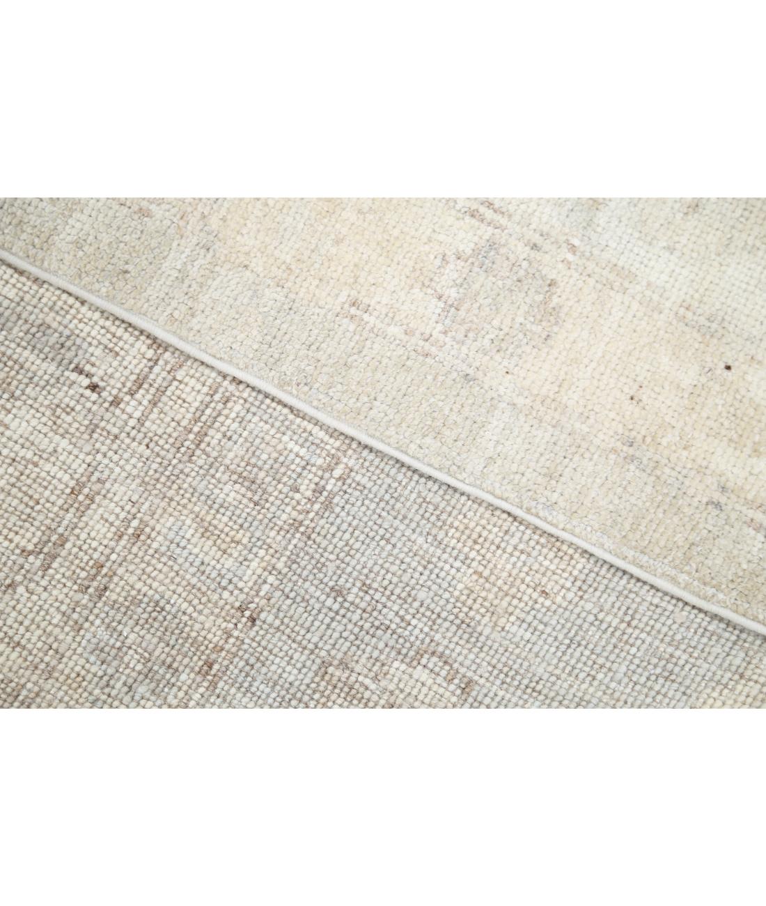 Oushak 8' 5" X 10' 3" Hand-Knotted Wool Rug 8' 5" X 10' 3" (257 X 312) / Silver / Ivory