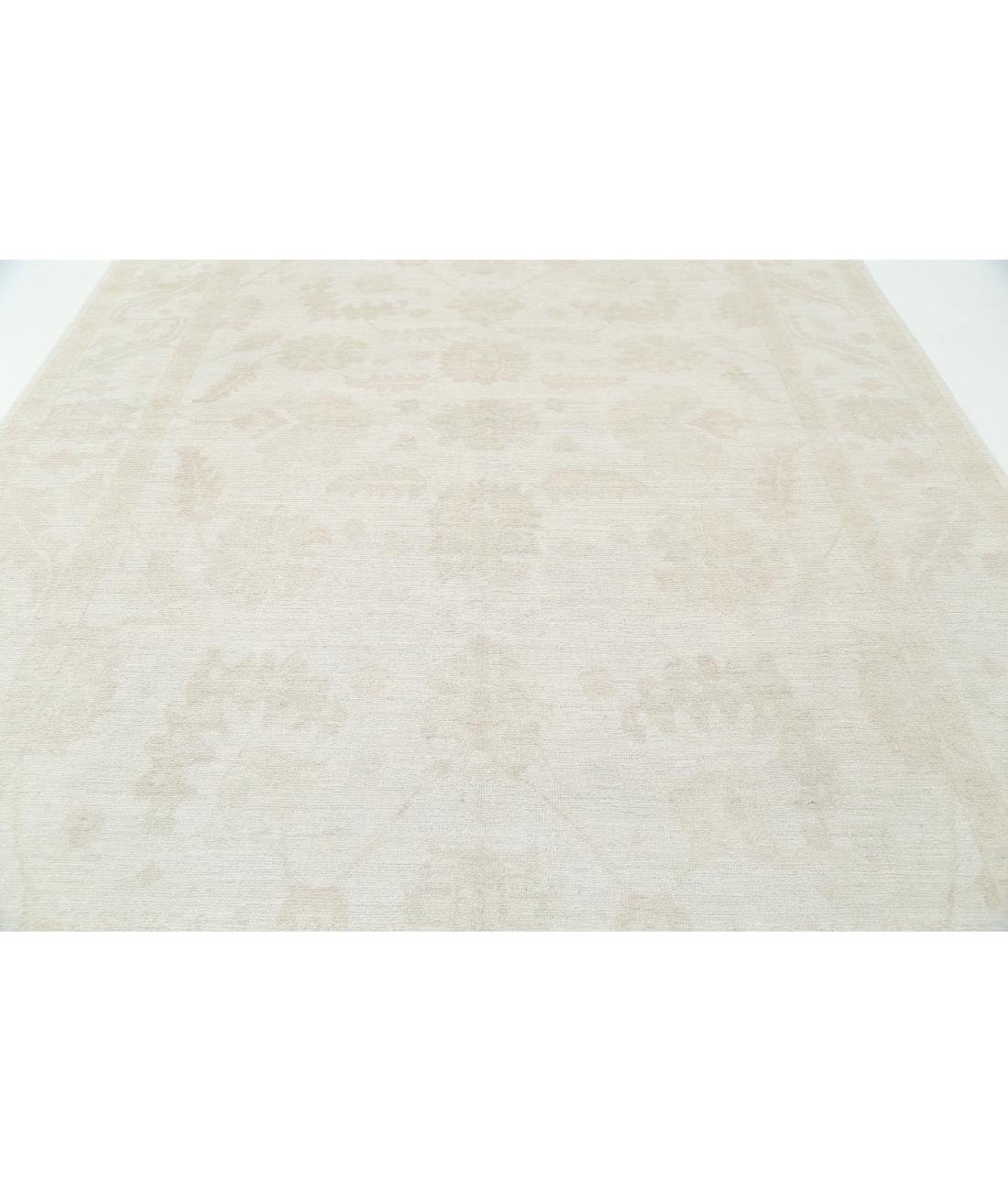 Oushak 8' 10" X 11' 9" Hand-Knotted Wool Rug 8' 10" X 11' 9" (269 X 358) / Taupe / Ivory