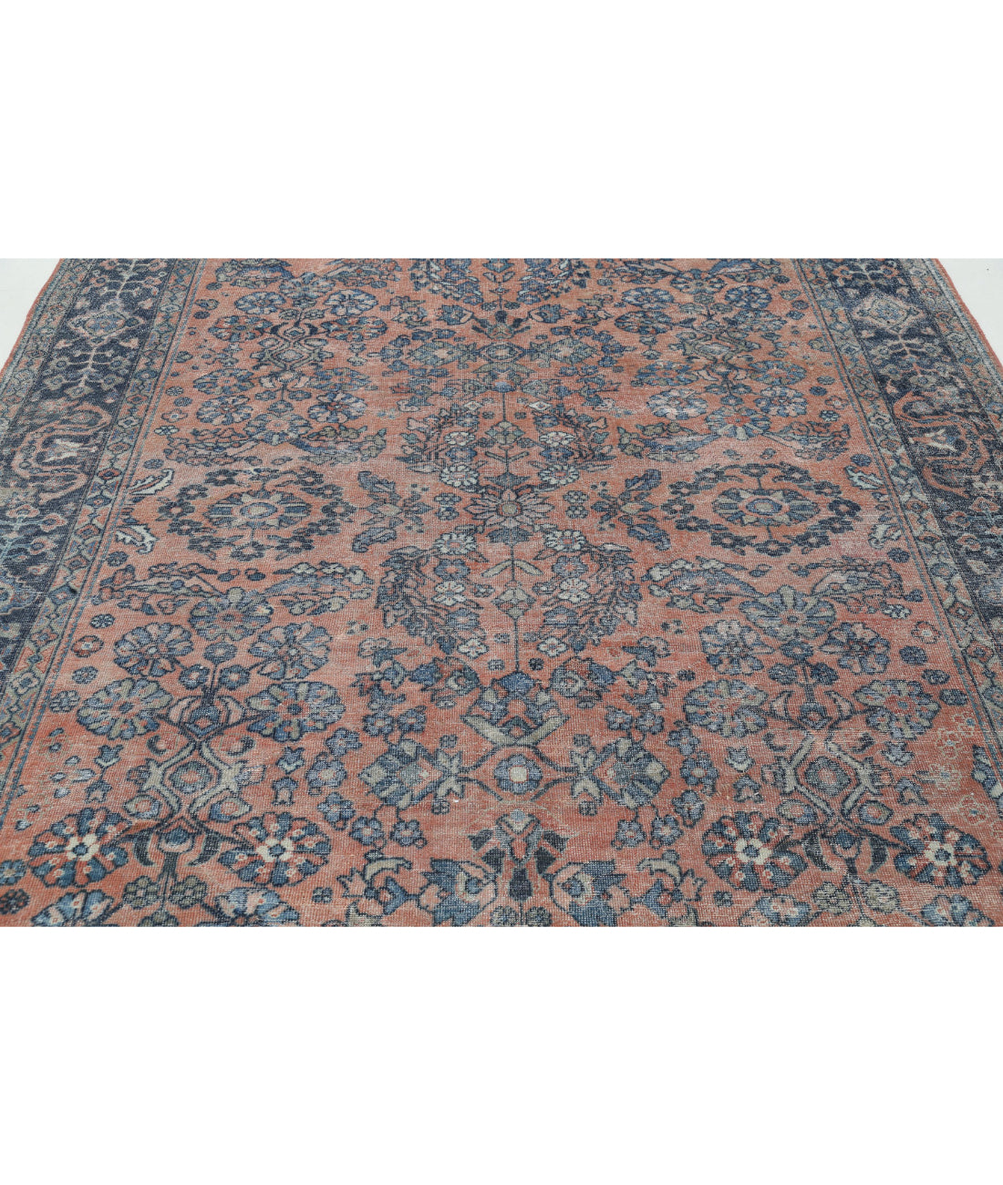 Sarouk 7'3'' X 10'9'' Hand-Knotted Wool Rug 7'3'' x 10'9'' (218 X 323) / Peach / Blue