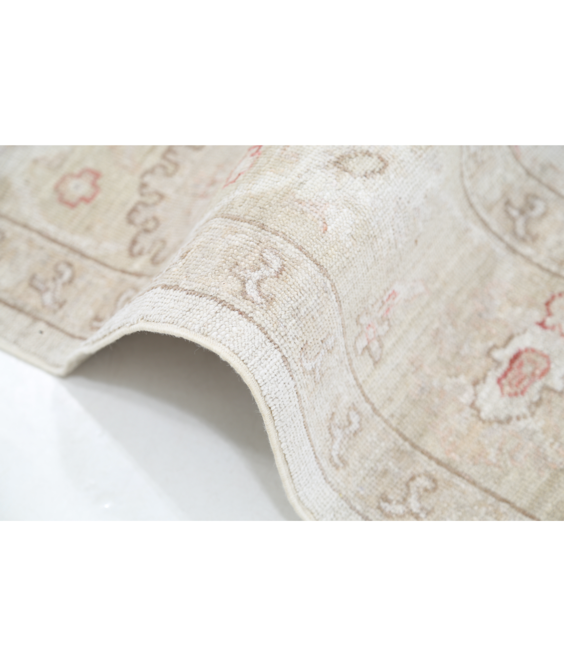 Hand Knotted Serenity Wool Rug 5' 11" X 9' 3" 5' 11" X 9' 3" (180 X 282) / Ivory / Gold