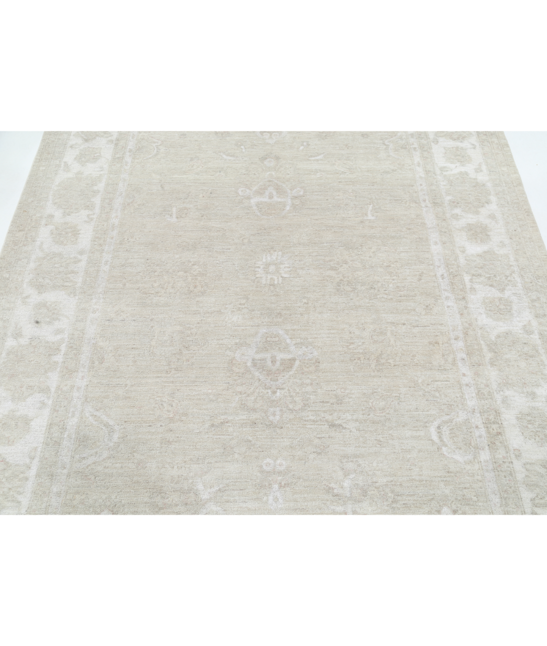 Hand Knotted Serenity Wool Rug 5' 5" X 7' 9" 5' 5" X 7' 9" (165 X 236) / Brown / Ivory