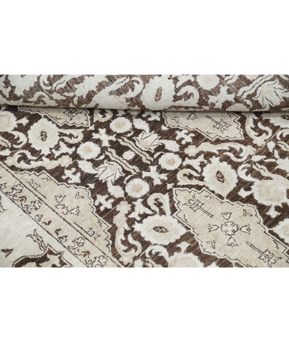 Hand Knotted Serenity Wool Rug 7' 10" X 9' 11" 7' 10" X 9' 11" (239 X 302) / Brown / Ivory