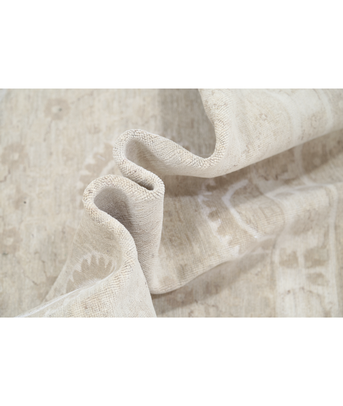 Hand Knotted Serenity Wool Rug 6' 6" X 9' 11" 6' 6" X 9' 11" (198 X 302) / Brown / Ivory