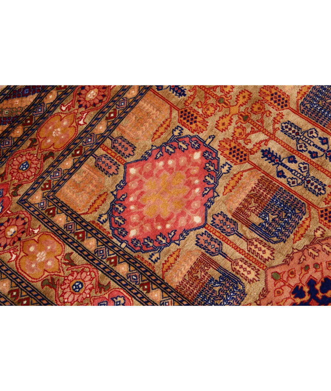 Silk-Tane 4'0'' X 5'3'' Hand-Knotted Wool-Silk Rug 4'0'' x 5'3'' (120 X 158) / Beige / Pink