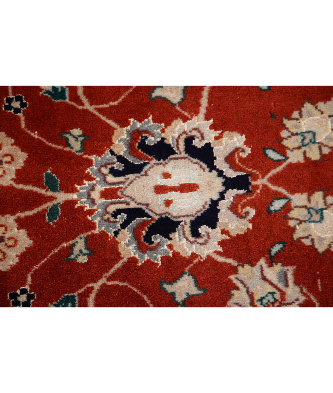 Tabriz 5'8'' X 8'10'' Hand-Knotted Wool Rug 5'8'' x 8'10'' (170 X 265) / Red / Red