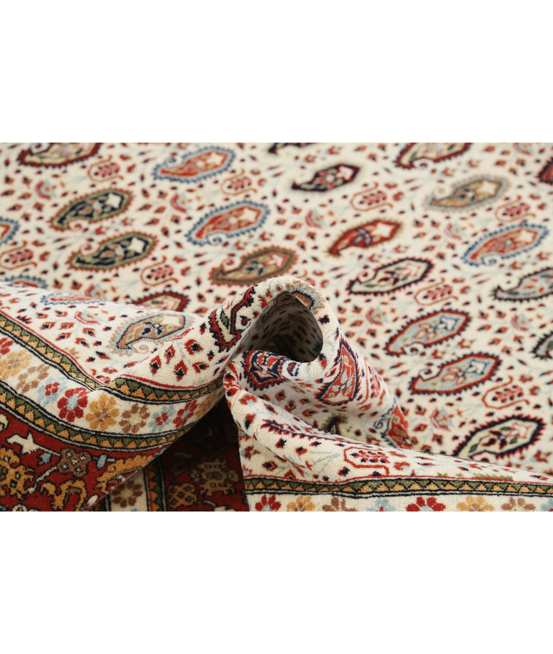 Tabriz 6'5'' X 9'5'' Hand-Knotted Wool Rug 6'5'' x 9'5'' (193 X 283) / Ivory / Red