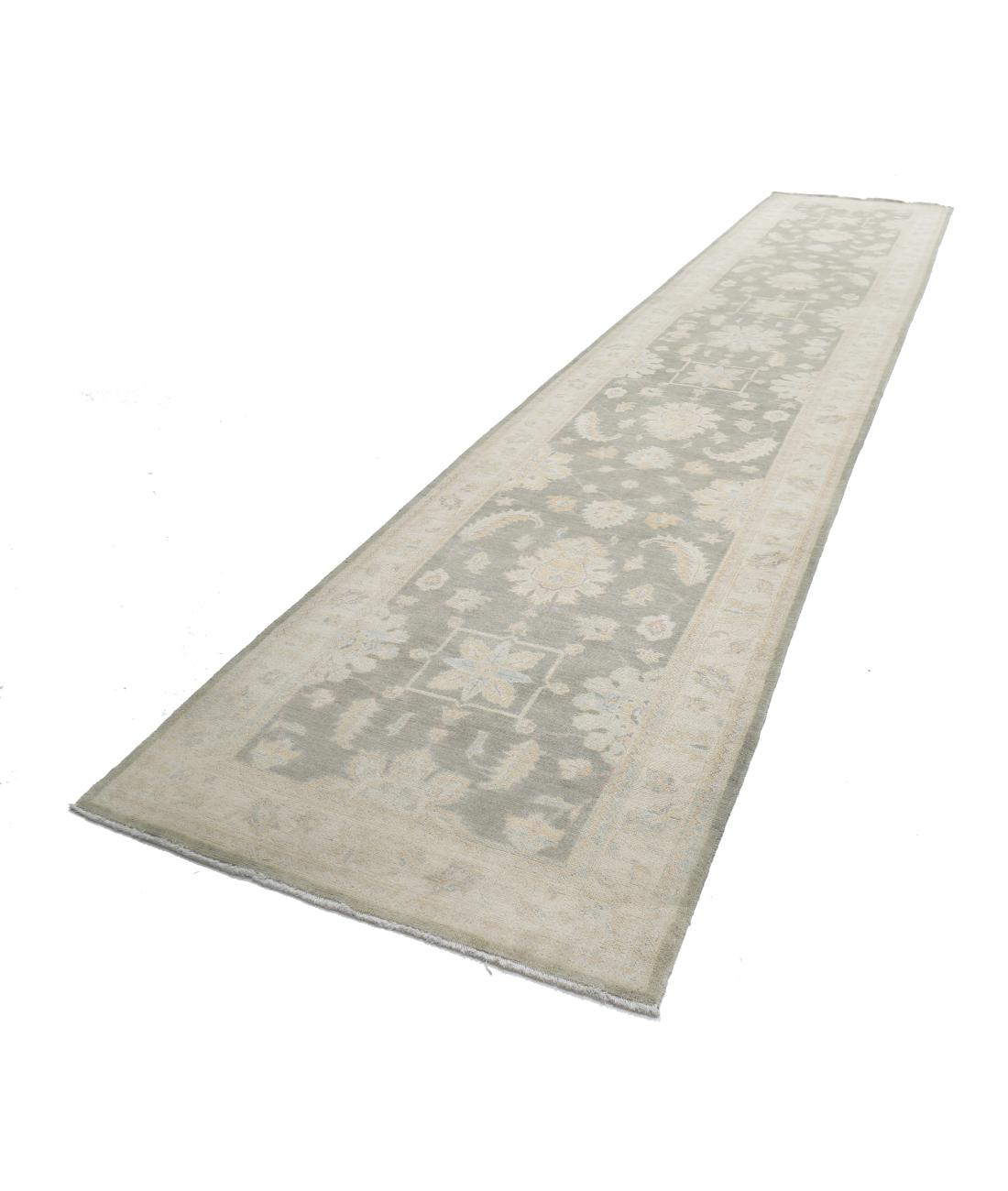 Kazak 4' 1" X 19' 10" Hand-Knotted Wool Rug 4' 1" X 19' 10" (124 X 605) / Grey / Ivory