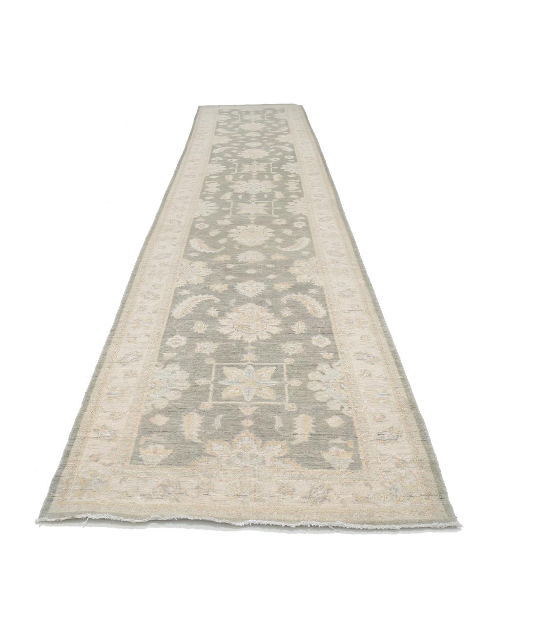 Kazak 4' 1" X 19' 10" Hand-Knotted Wool Rug 4' 1" X 19' 10" (124 X 605) / Grey / Ivory