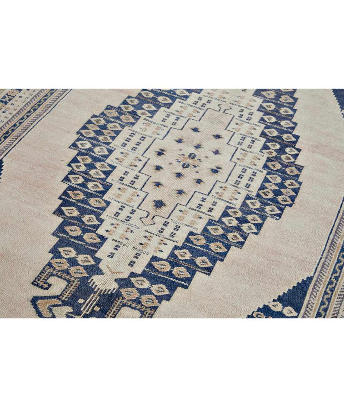 Taspinar 5' 5" X 9' 6" Hand-Knotted Wool Rug 5' 5" X 9' 6" (165 X 290) / Ivory / Blue