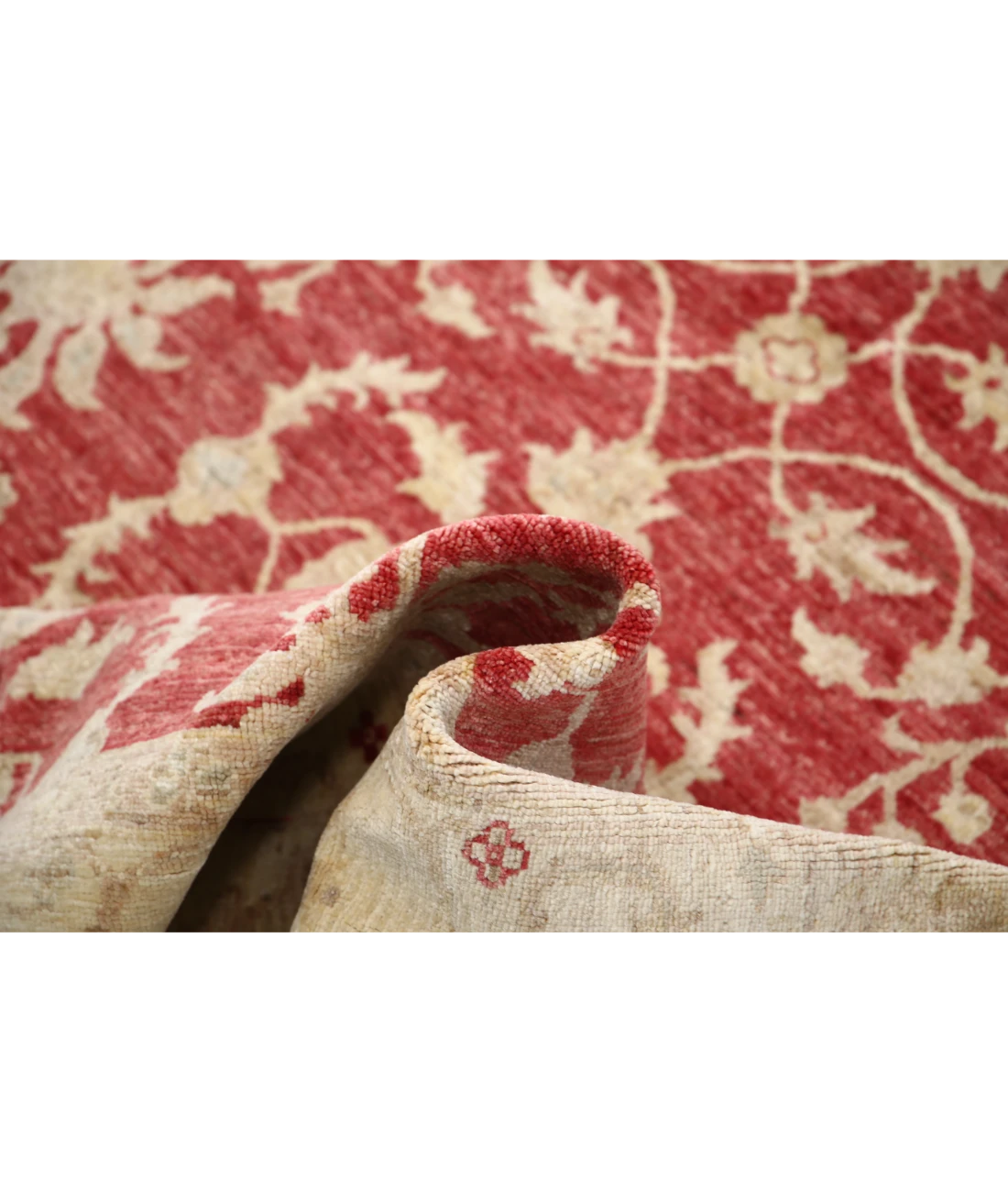 Ziegler 5'8'' X 7'10'' Hand-Knotted Wool Rug 5'8'' x 7'10'' (170 X 235) / Red / Ivory