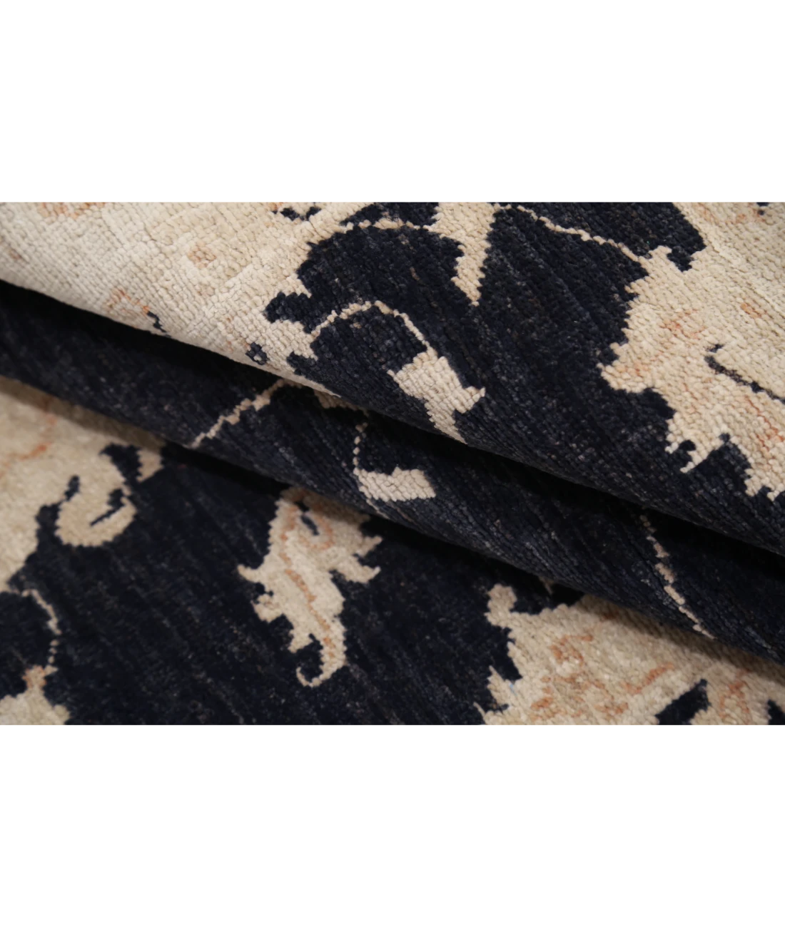 Hand Knotted Ziegler Wool Rug 3' 11" X 6' 0" 3' 11" X 6' 0" (119 X 183) / Black / Ivory