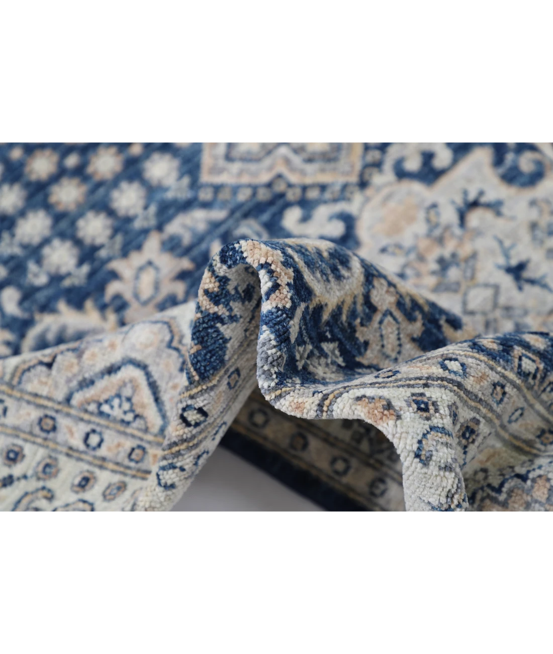 Hand Knotted Ziegler Wool Rug 3' 11" X 6' 6" 3' 11" X 6' 6" (119 X 198) / Blue / Ivory