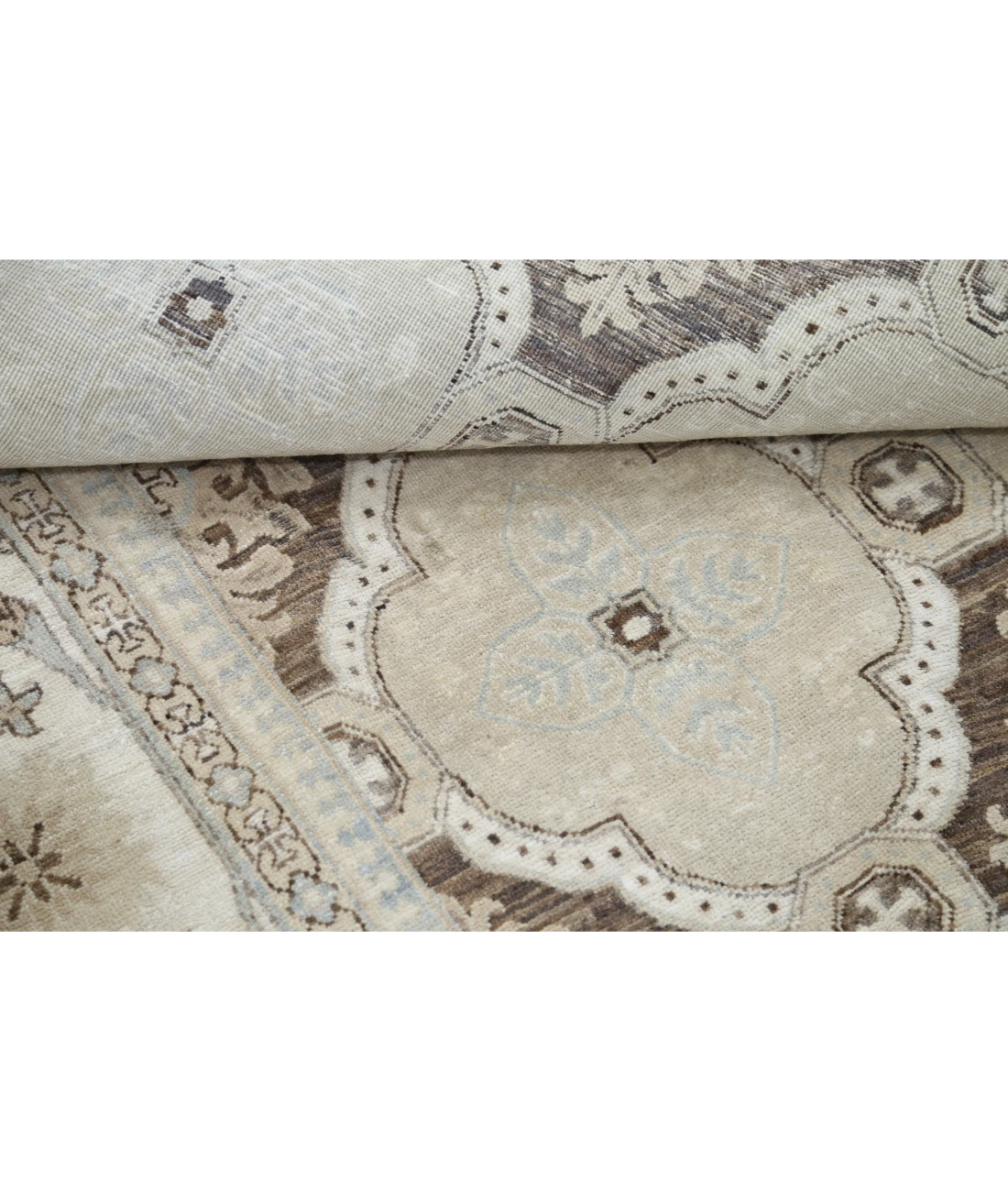 Hand Knotted Ziegler Wool Rug 8' 0" X 10' 9" 8' 0" X 10' 9" (244 X 328) / Ivory / Brown