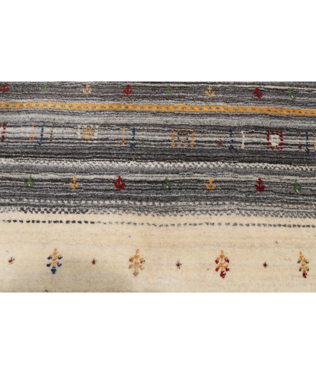 Hand Made Lori Wool Rug 6' 7" X 9' 10" 6' 7" X 9' 10" (201 X 300) / Ivory / Ivory