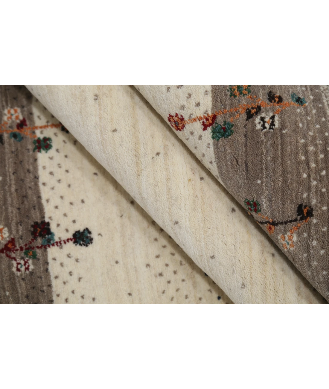 Hand Made Lori Wool Rug 4' 10" X 6' 7" 4' 10" X 6' 7" (147 X 201) / Ivory / Ivory