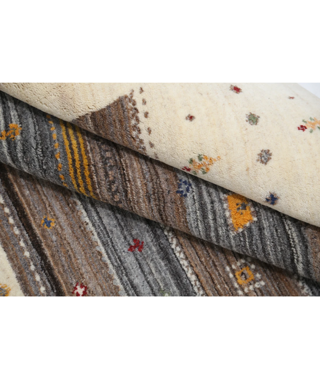 Hand Made Lori Wool Rug 5' 7" X 7' 10" 5' 7" X 7' 10" (170 X 239) / Ivory / Ivory