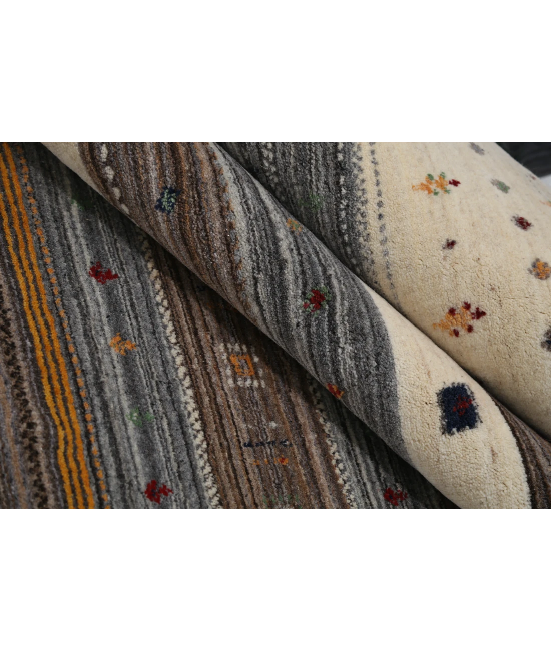 Hand Made Lori Wool Rug 5' 7" X 7' 10" 5' 7" X 7' 10" (170 X 239) / Ivory / Ivory