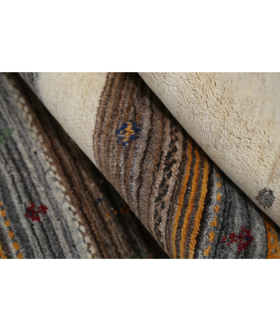 Hand Made Lori Wool Rug 4' 0" X 5' 10" 4' 0" X 5' 10" (122 X 178) / Ivory / Ivory
