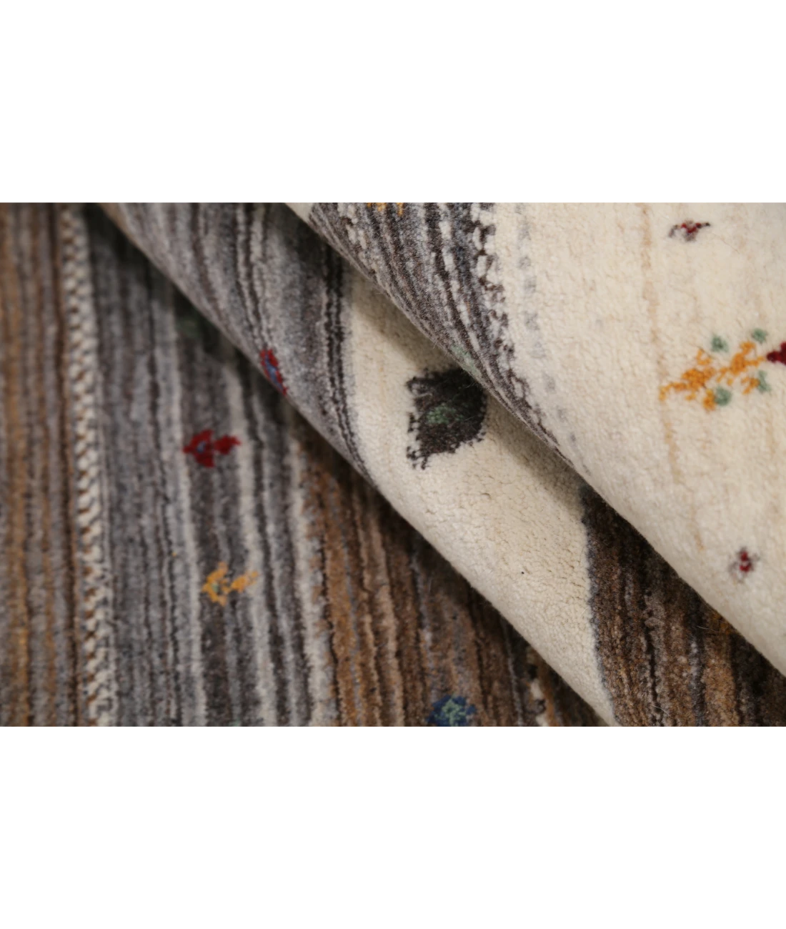 Hand Made Lori Wool Rug 5' 8" X 7' 7" 5' 8" X 7' 7" (173 X 231) / Ivory / Ivory
